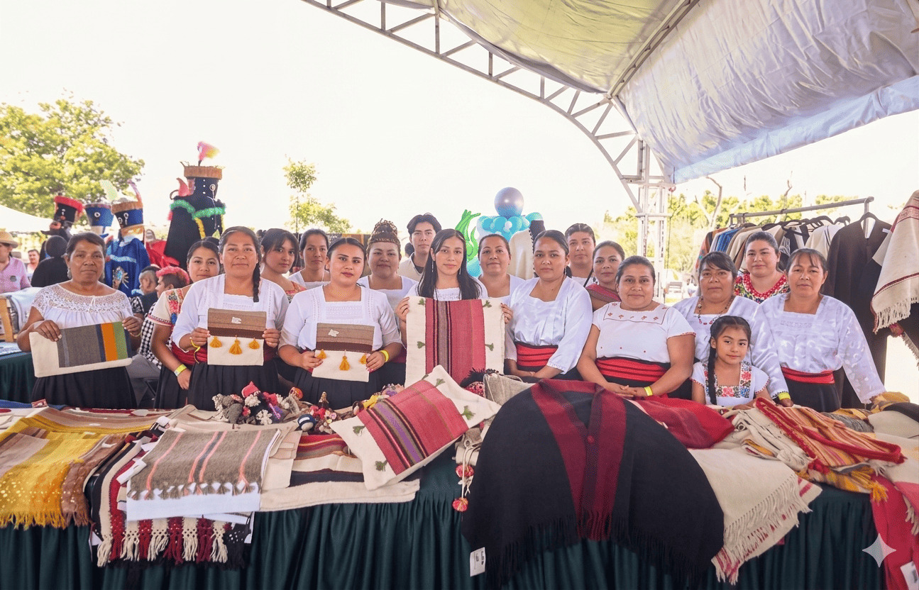 Textiles y arte tradicional — escena 1